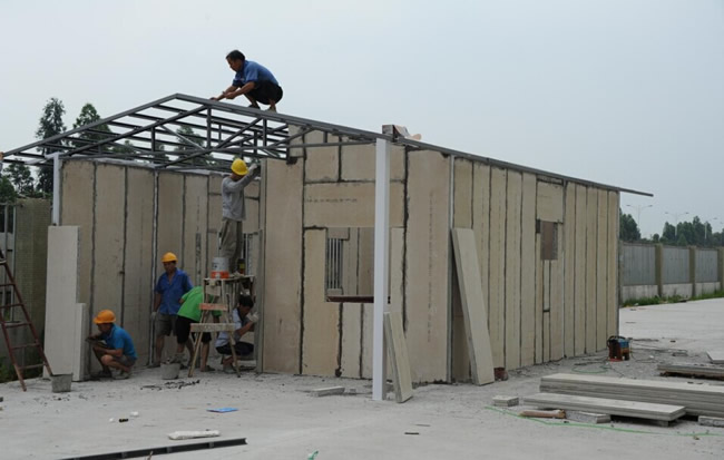 轻质隔墙板在农村搭建别墅